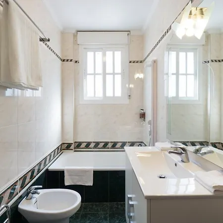 Aparthotel La Palmera 2*